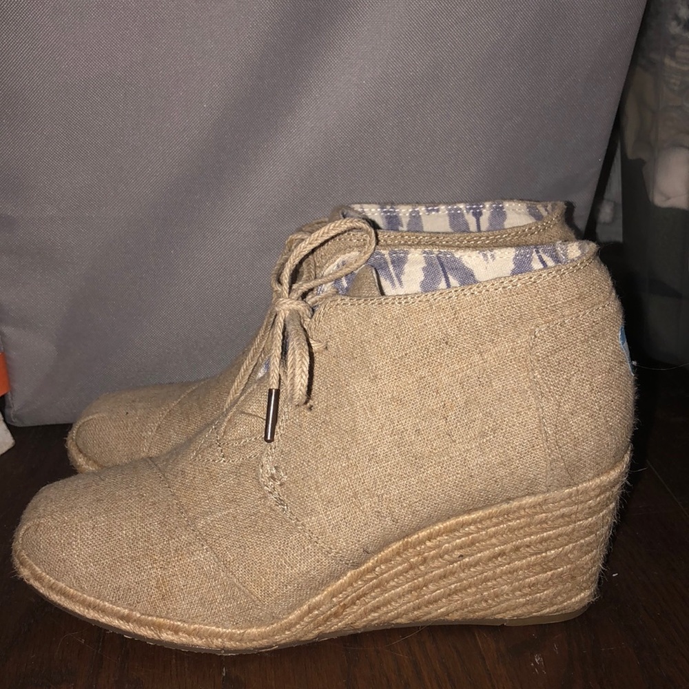 TOMs lace up wedges.